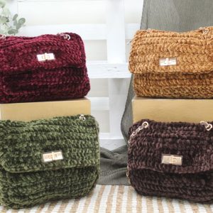 Bandolera lana con solapa y cadena dorada,ref3567