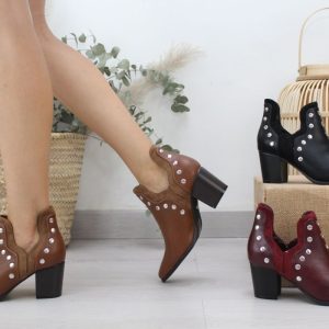 Botin con abertura lateral y adorno remaches,ref5524
