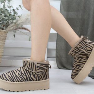 Bota australiana en antelina Cebra