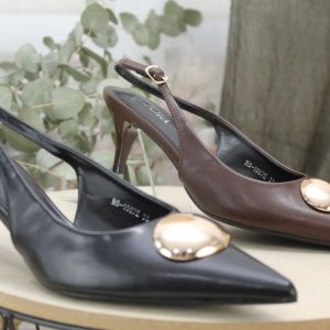Stiletto destolanado en poli piel con adorno metalizado,ref1067