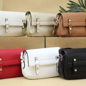 ¡¡Ofertón!! Bandolera en suave poli piel,tamaño pequeño,ref3685