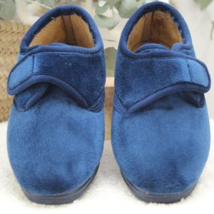 Zapatilla casa con piso de caucho y cierre velcro,ref1300