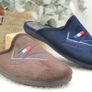 Zapatilla casa destalonada para hombre con adorno bandera,ref4111