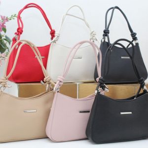 Bolso en suave poli piel con asa regulable,ref15061