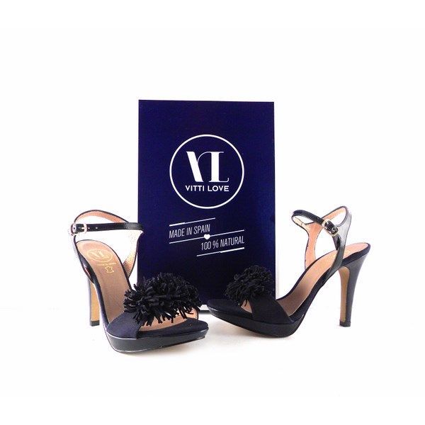 Sandalias pompones Vitti Love en piel color azul marino con pulsera al tobillo - Imagen 3