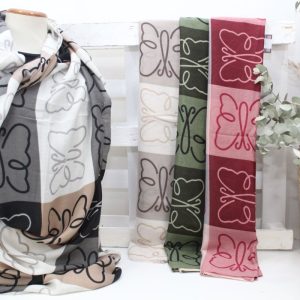 Pashmina en suave tejido muy ligera con adorno mariposas,ref333