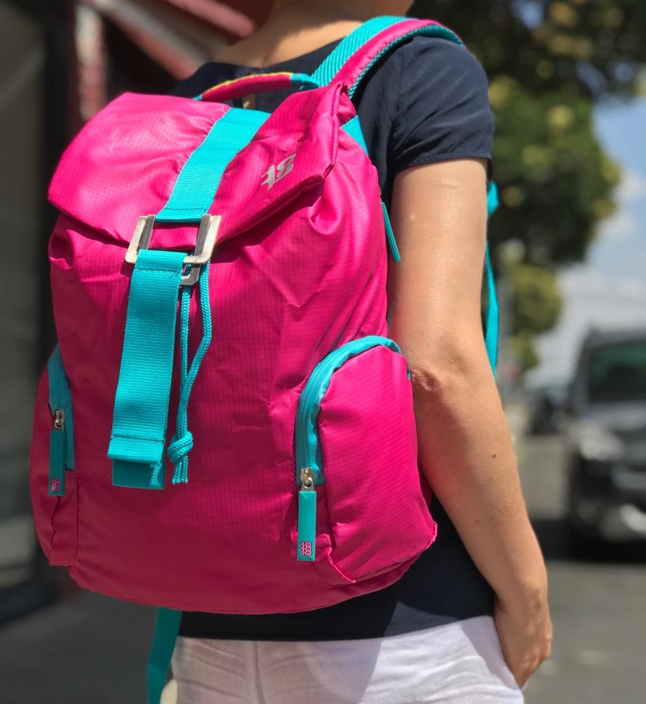Mochila compacto antisalpicaduras