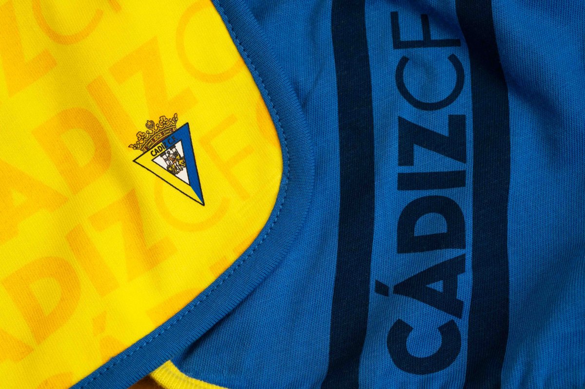 Pack baberos de bebé - Cádiz CF - Imagen 3