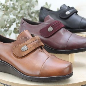 Zapato velcro en suave poli piel,muy cómodo