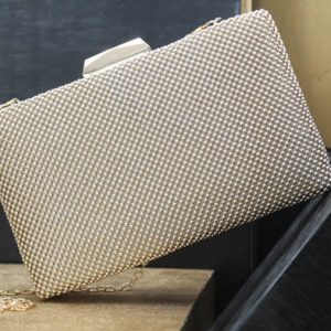 Cartera fiesta rigida con detalles de bolitas,¡Ofertón! ref20307