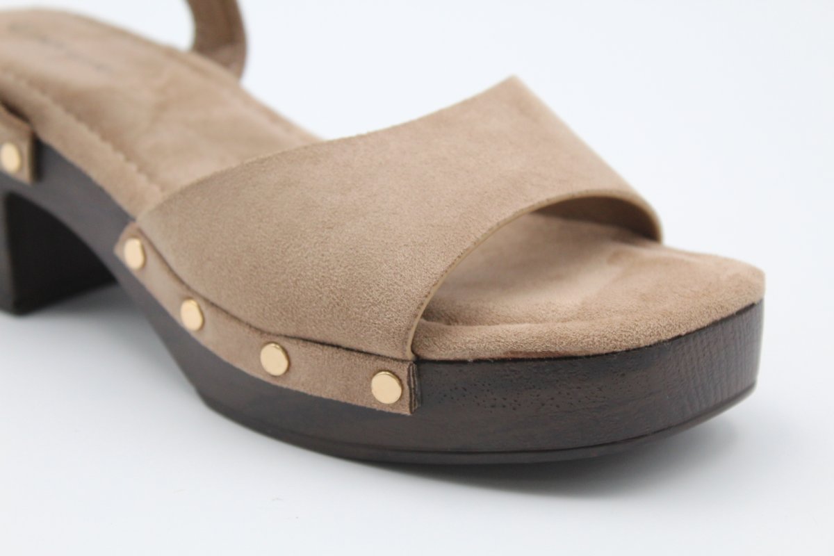 Sandalia en antelina con adorno tachas,ref219 - Imagen 3