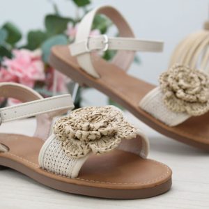 Sandalia en suave poli piel con  adorno flor,ref1734