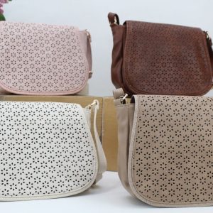 Bandolera en suave poli piel con solapa picada,ref38010