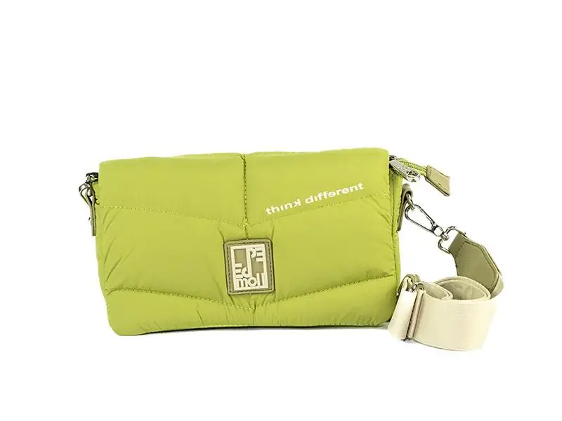 Bolso Pepe Moll · Bandolera pequeña · Con solapa · Color Salvia(verde metalizado) · Coleccion Crepe - Imagen 2