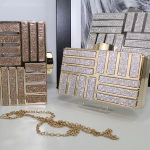 CARTERA METALIZADA CON BRILLANTITOS,REF34682