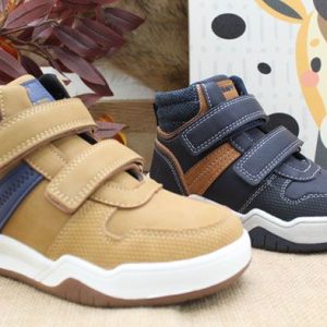 BOTA EN POLIPIEL CON PUNTERA REFORZADA,REF387