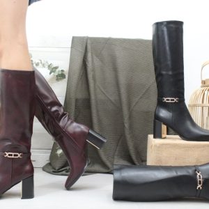 Bota en poli piel con adorno metalizado y tacón cómodo de 7.5cm,ref6385