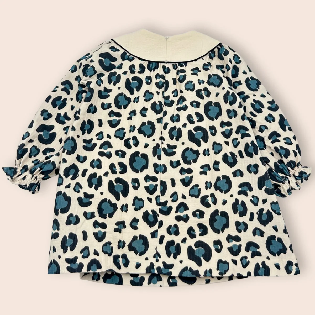Vestido niña estampado animal print con cuello beige | Cocote x Charanga - Imagen 3