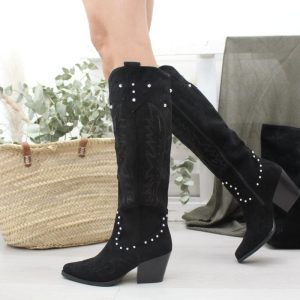 Bota estilo cowboy con adrno tachas y tacón de 7cm,ref95