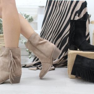 Botin cowboy en suave antelina con flecos laterales y tacon de 5.5cm, ref8012