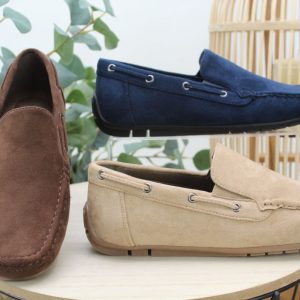 Zapato en suave antelina con piso de goma,ref303