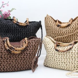 Cesta-Bandolera en rafia con asa imitación bambú,ref0029