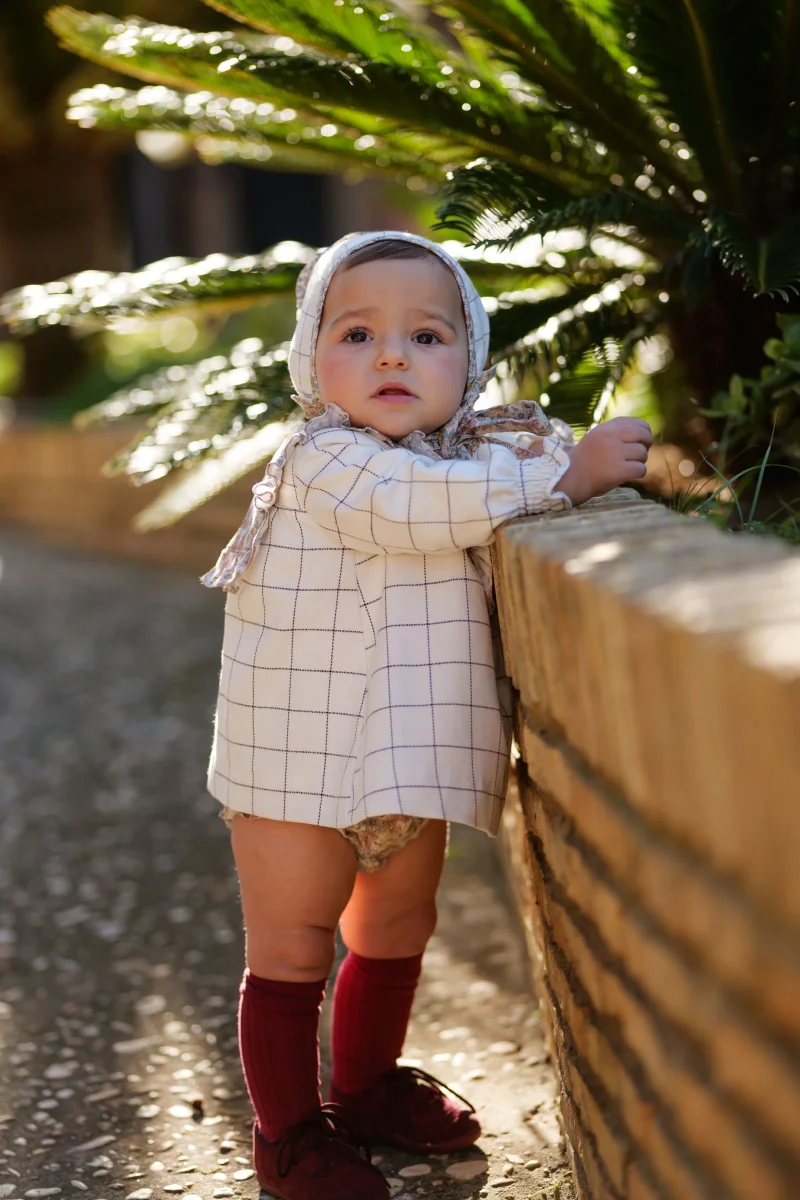 Conjunto bebé niña cuadros y flores con vestido. capota y braguita | Cocote x Charanga - Imagen 5