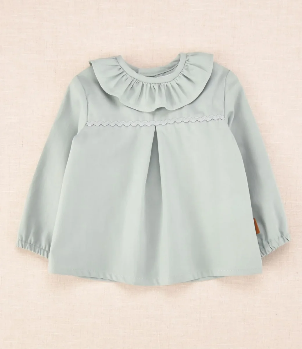 Blusa de bebé verde agua con cuello volante | Colección Cocote x Charanga - Imagen 2