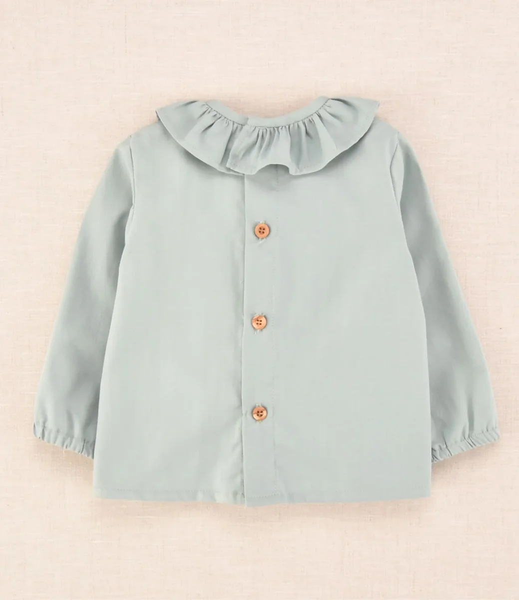 Blusa de bebé verde agua con cuello volante | Colección Cocote x Charanga - Imagen 3