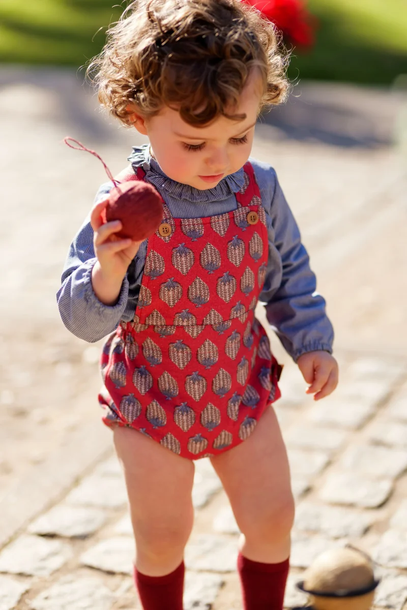 Blusa bebé de manga larga con volante cuello en azul | Colección Cocote x Charanga - Imagen 5