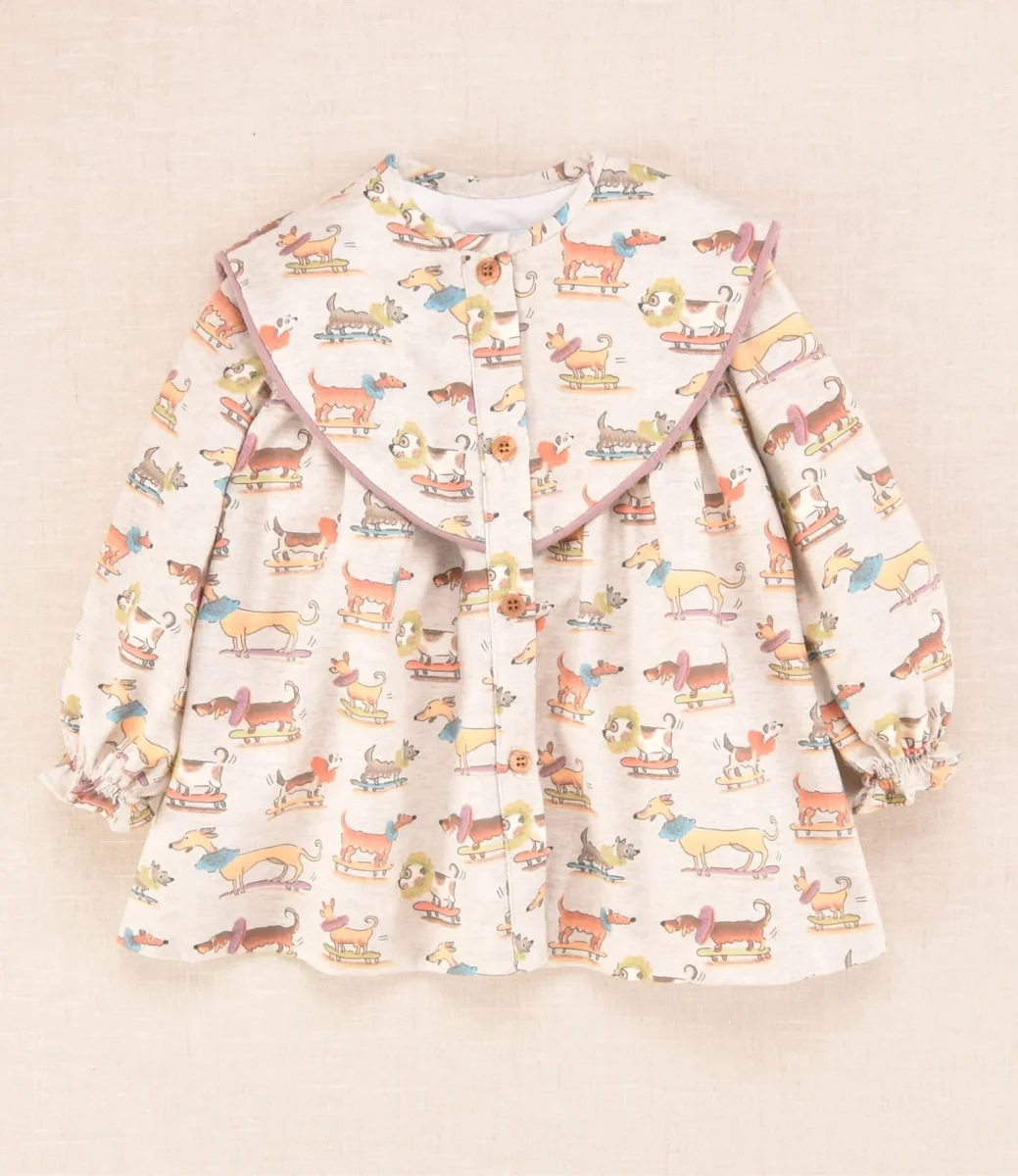 Vestido bebé beige estampado perritos con cuello volante | Colección Cocote x Charanga - Imagen 4