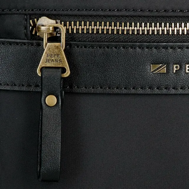 Neceser Pepe Jeans · Tamaño medioano · Coleccion Morgan · Color Negro - Imagen 7