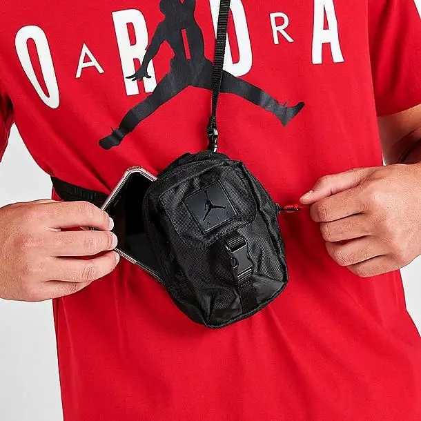 NIKE – Jordan Bolso Mini Bandolera Negra Jumpman 9A0399-023 Unisex - Imagen 5