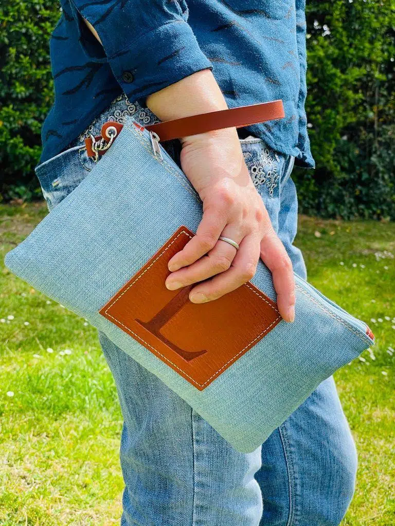 Bolso de mano Piel y Yute para mujer con inicial y cremallera - Imagen 3