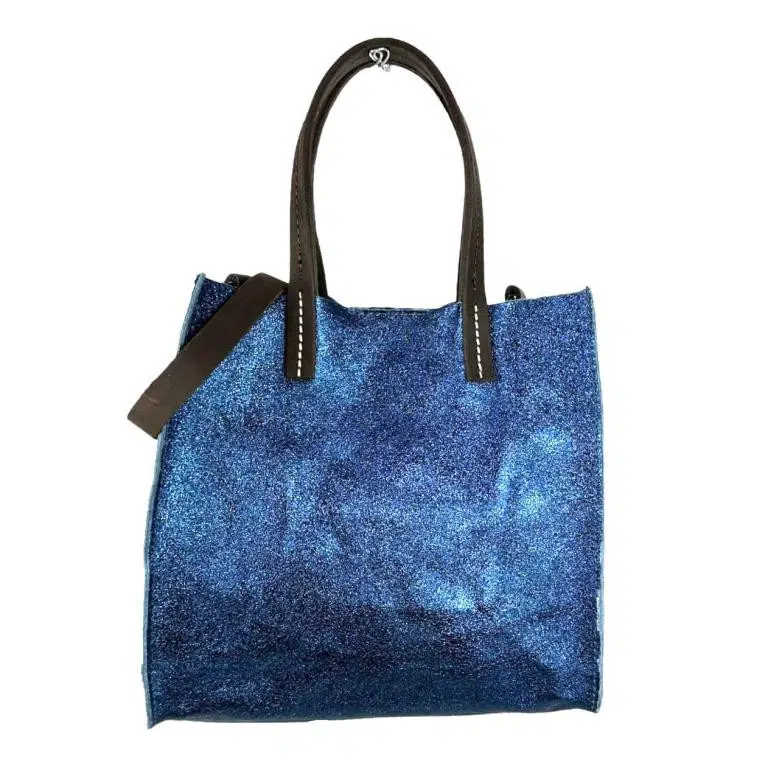 Bolsito Compacto tipo Shopper de Piel con Efecto Brillante y Neceser Interior - Imagen 9