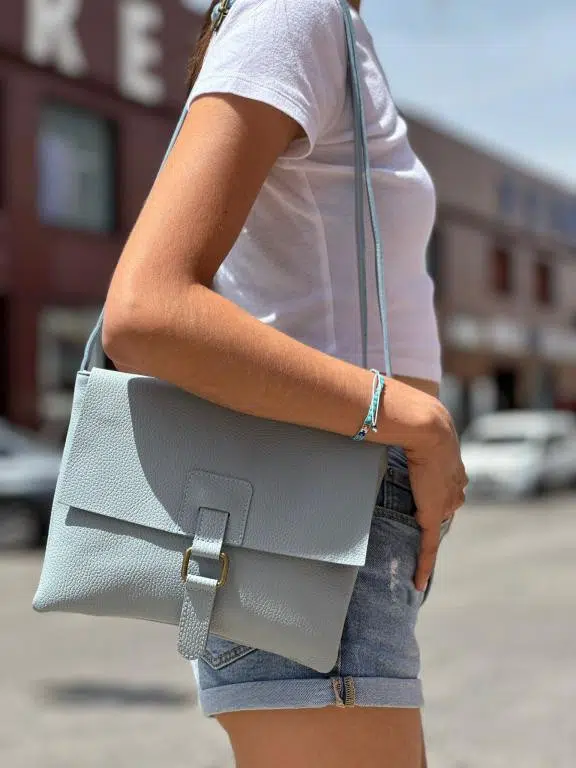 Bolso Bandolera de Piel Italiana con Solapa, Cremallera y Bolsillo Interior Mujer - Imagen 2