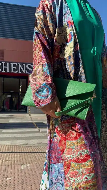 Kimono Reversible de Seda para Mujer con Diseño Exclusivo y Bonitos Colores - Imagen 3