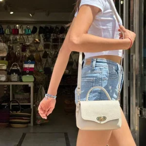 Bolso de Mano Compacto en Piel Italiana con Solapa y Bolsillo Interior para Mujer