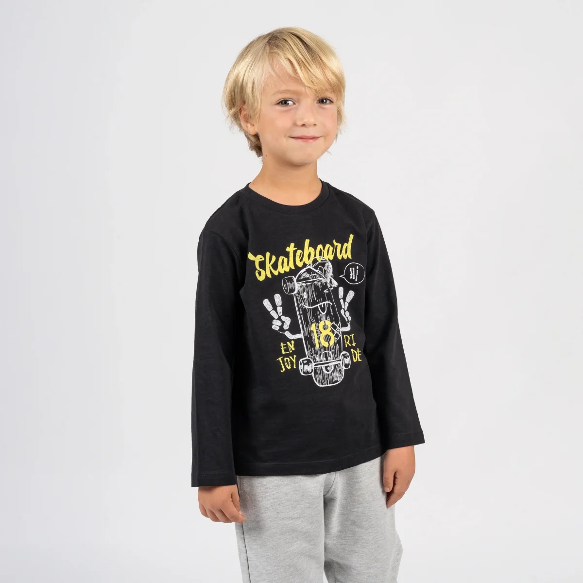 Camiseta niño manga larga negra skate divertida