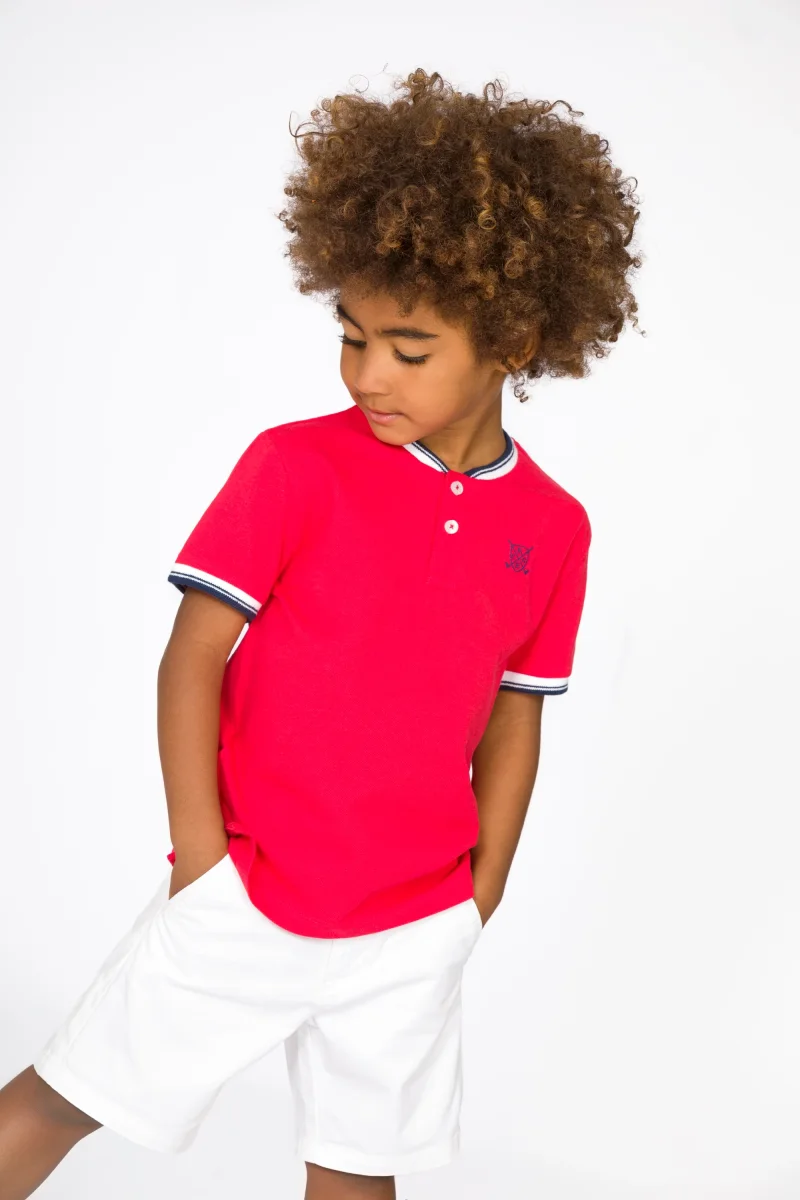 Polo niño rojo cuello mao - Imagen 2