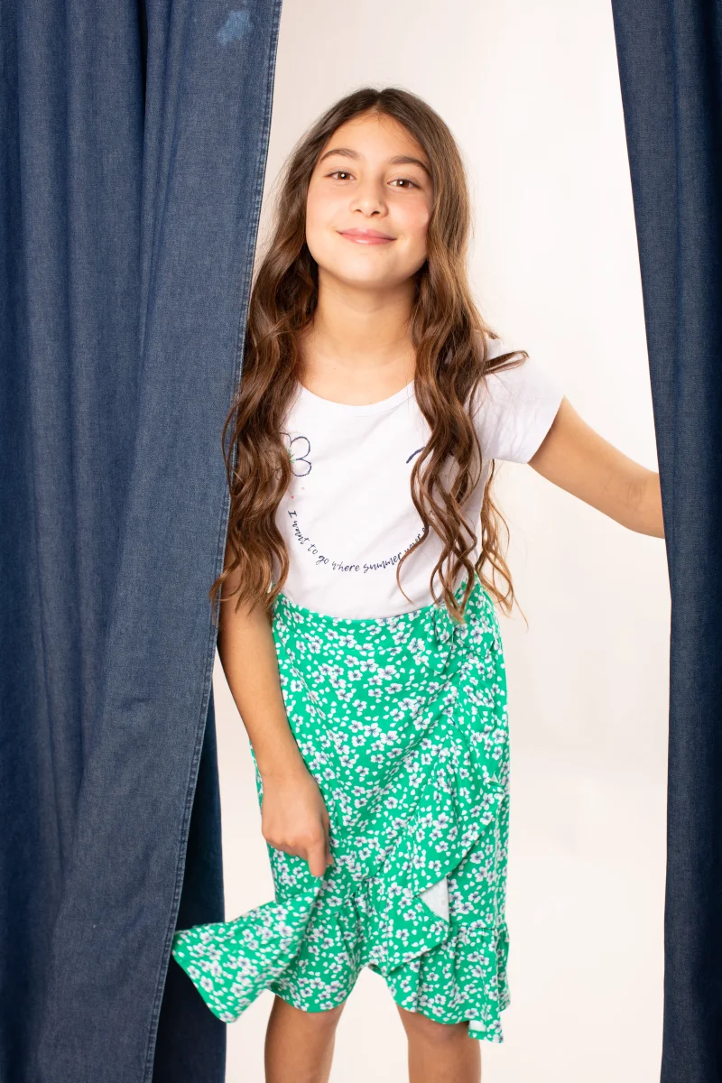Falda niña verde floral con volante - Imagen 7