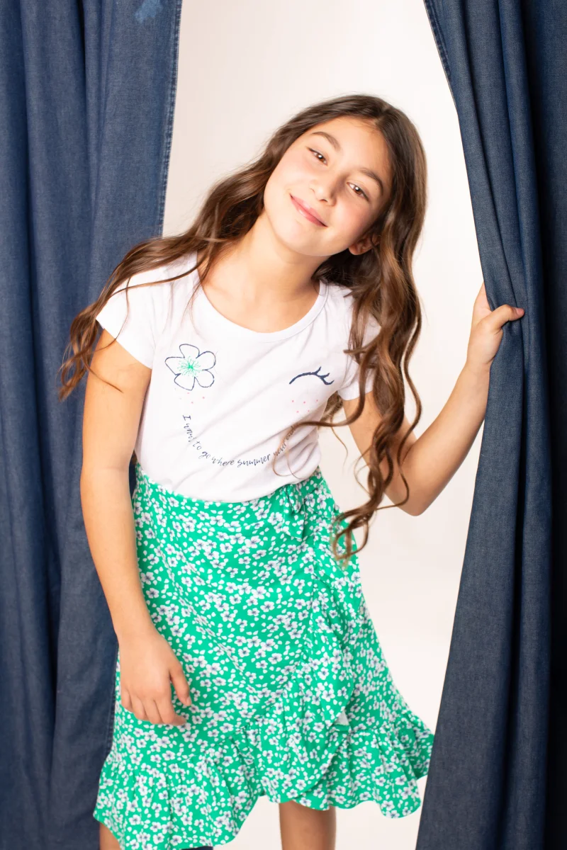 Falda niña verde floral con volante - Imagen 3