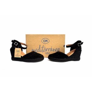 Alpargatas Mediterránea de puntera cubierta negro con cuña al tono