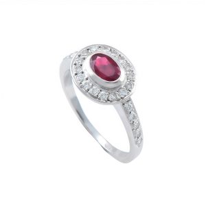 Anillo roseta oval rubí y diamantes