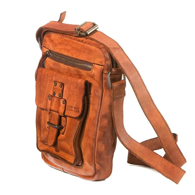 Bolso STAMP · Bandolera Mediana · Piel Lavada · Color Cuero y Negro · Coleccion Atlas - Imagen 5
