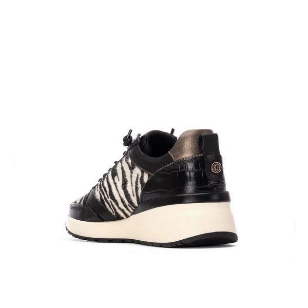 Zapatilla de mujer plano Carmela 16265303 negro - Imagen 3