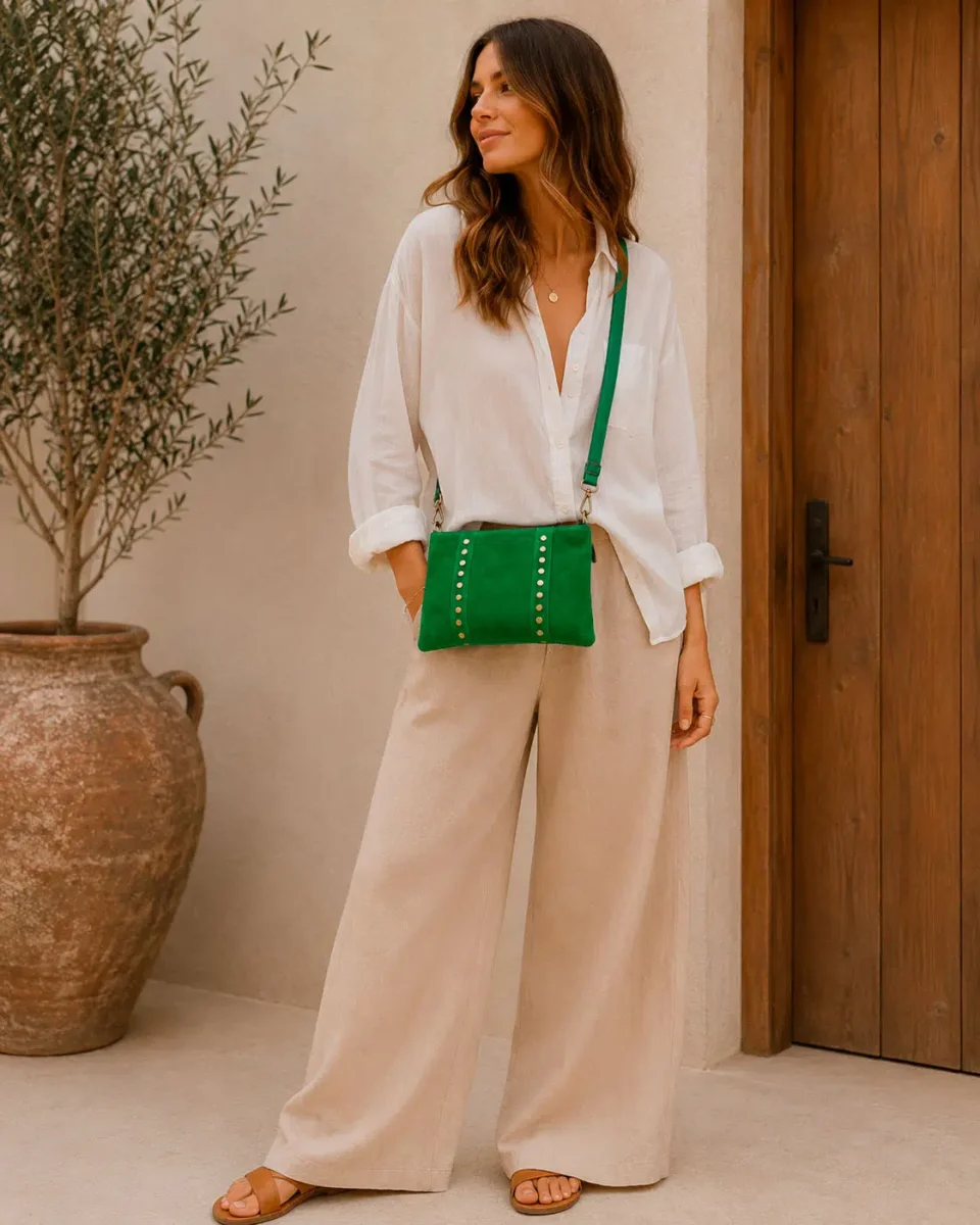 Bolso Bandolera Piel de Serraje para Mujer con Tachuelas Decorativas - Imagen 2