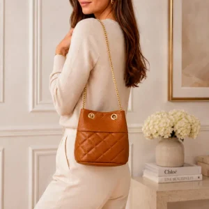 Bolso de Piel Italiana para Mujer con Asa de Cadena Dorada y Cierre de Botón