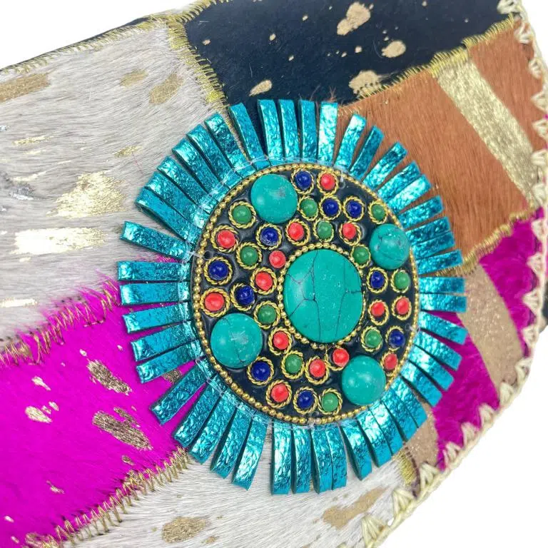 Bolso Bandolera Tipo Sobre en Piel Artesanal Estilo Patchwork Hippie Mujer con Diseño Exclusivo - Imagen 9