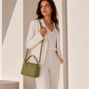 Bolso de Mano en Piel Italiana con Diseño Rayas Frontal y Cierre de Cremallera Mujer